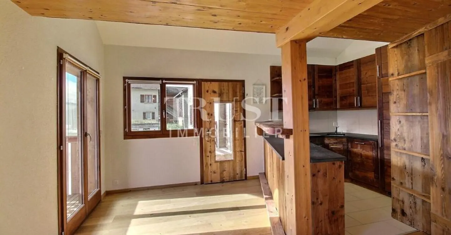LUC - AYENT – MAGNIFIQUE GRANGE RÉNOVÉE AVEC MAISON VILLAGEOISE - Photo 3 of 11