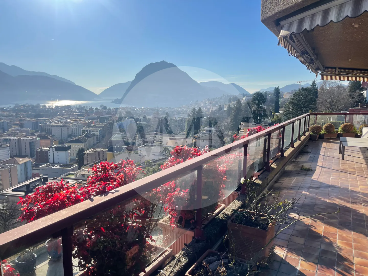 Penthouse avec Terrasse et Vue sur le Lac - Photo 12 sur 13