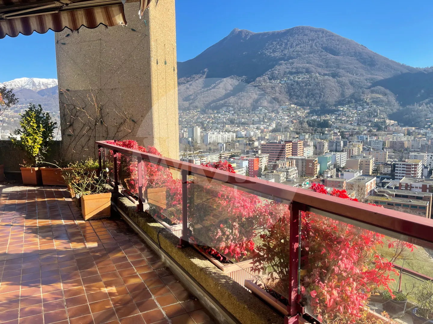 Penthouse avec Terrasse et Vue sur le Lac - Photo 13 sur 13