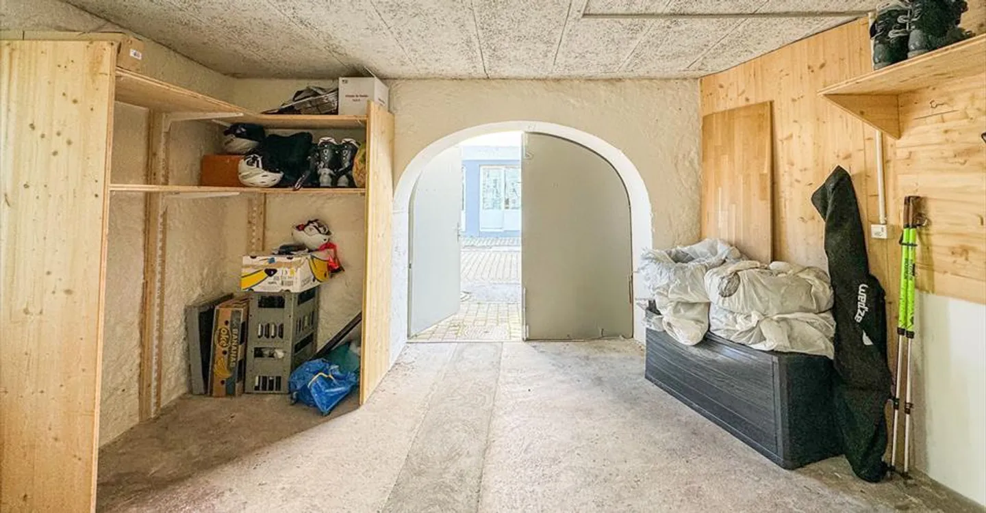 Appartamento duplex di 2.5 locali completamente ristrutturato nel centro di Fleurier - Foto 9 di 13