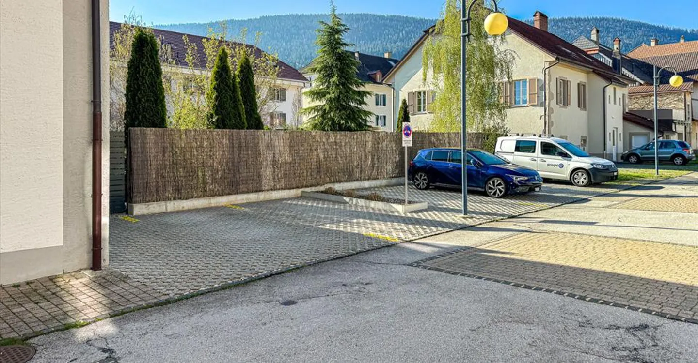 Appartamento duplex di 2.5 locali completamente ristrutturato nel centro di Fleurier - Foto 11 di 13