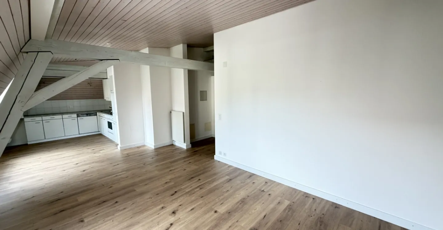 Appartement Charmant avec Terrasse - Photo 2 sur 11