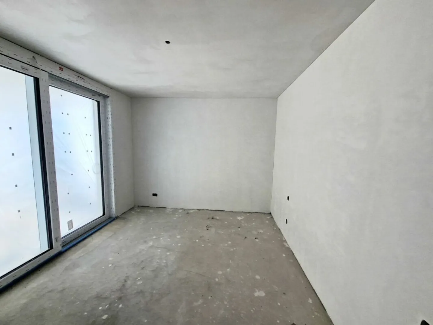 ZU VERKAUFEN IN LOCARNO - NEUE 2.5 ZIMMERWOHNUNG IM 2. STOCK - Foto 12 von 14