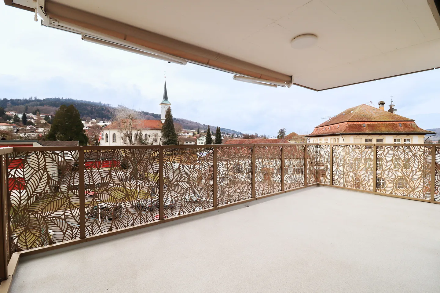 Modernes Apartment mit atemberaubender Aussicht - Foto 1 von 12