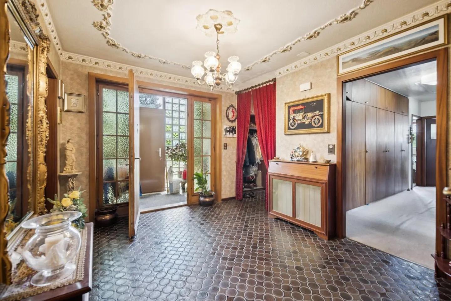 Grundstück mit hohem Potenzial und bestehendem Haus für Investoren - Foto 7 von 13