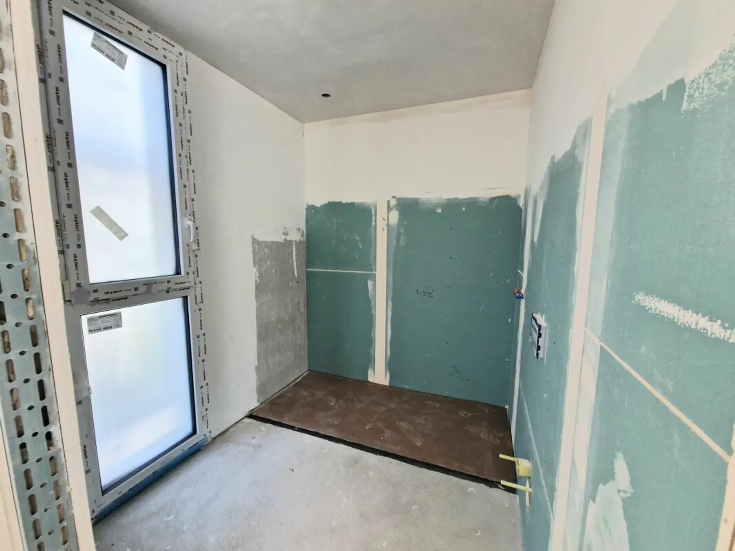 ZU VERKAUFEN IN LOCARNO - NEUE 2.5 ZIMMERWOHNUNG IM 2. STOCK - Foto 13 von 14