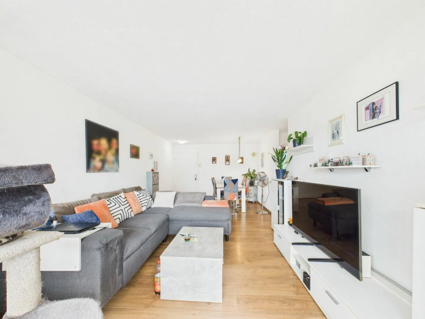 Prime Location with a View - Ideal Retirement Apartment / Investment (without parking, with top connections) - Photo 4 of 21