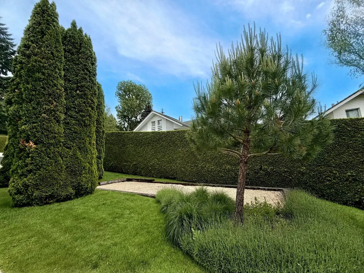 Grande villa contemporaine de 500m², piscine, calme, vue sur le Jura - Photo 4 sur 13