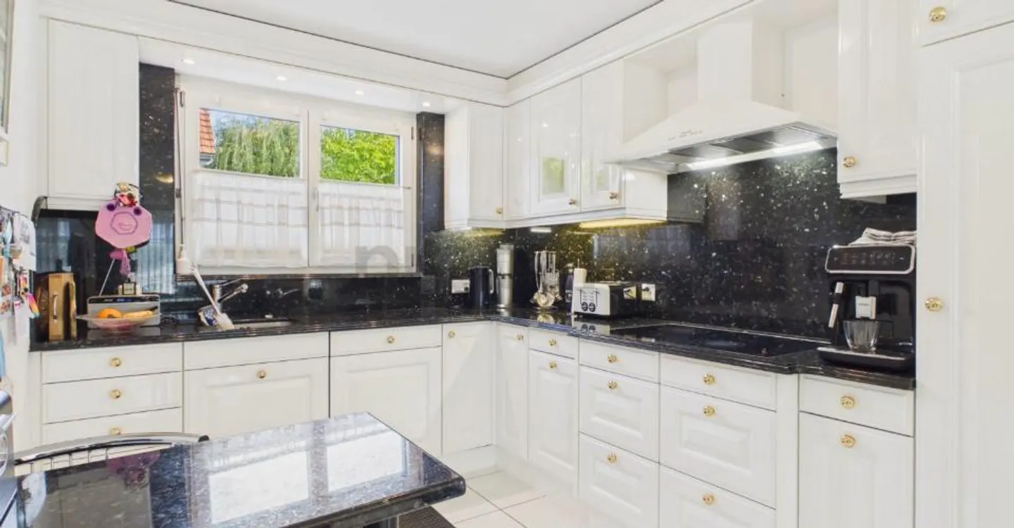 Privater Garten, Gemütliche Veranda & Ruhige Lage in Familienfreundlichem Quartier! - Photo 4 of 11