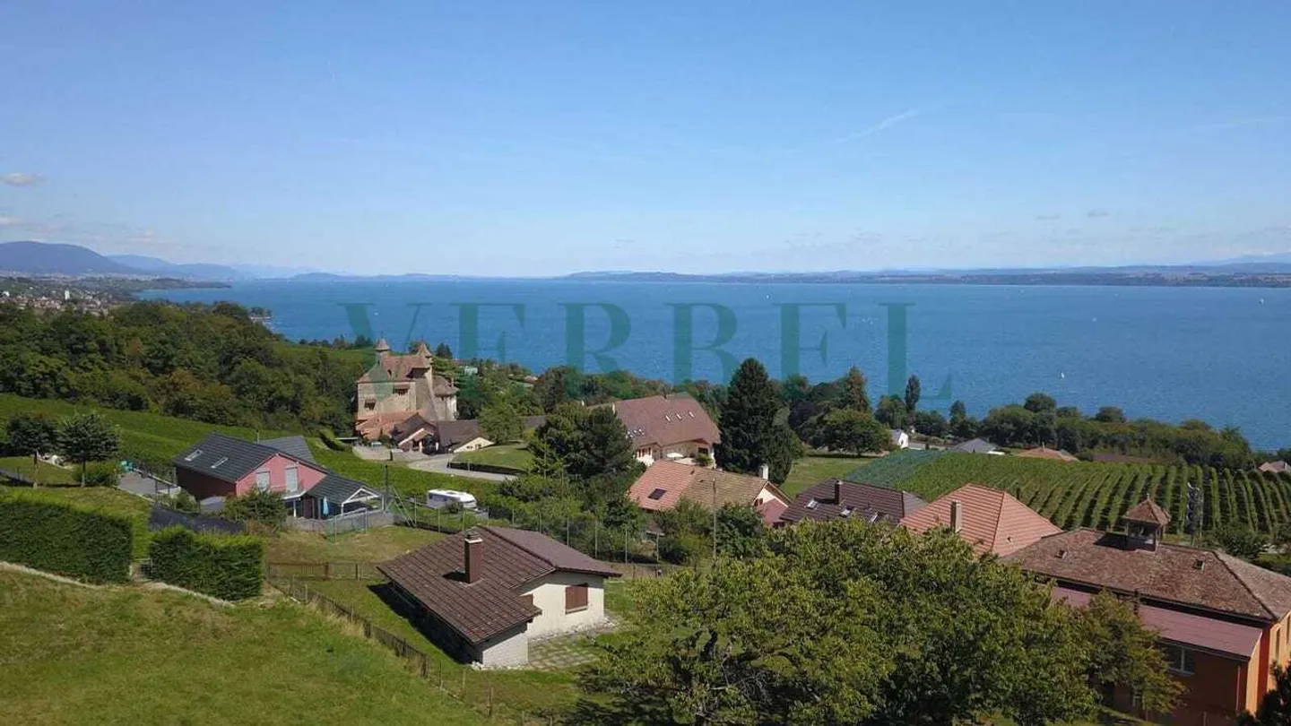 Architect-designed villa – Panoramic view of the lake - Photo 2 of 4