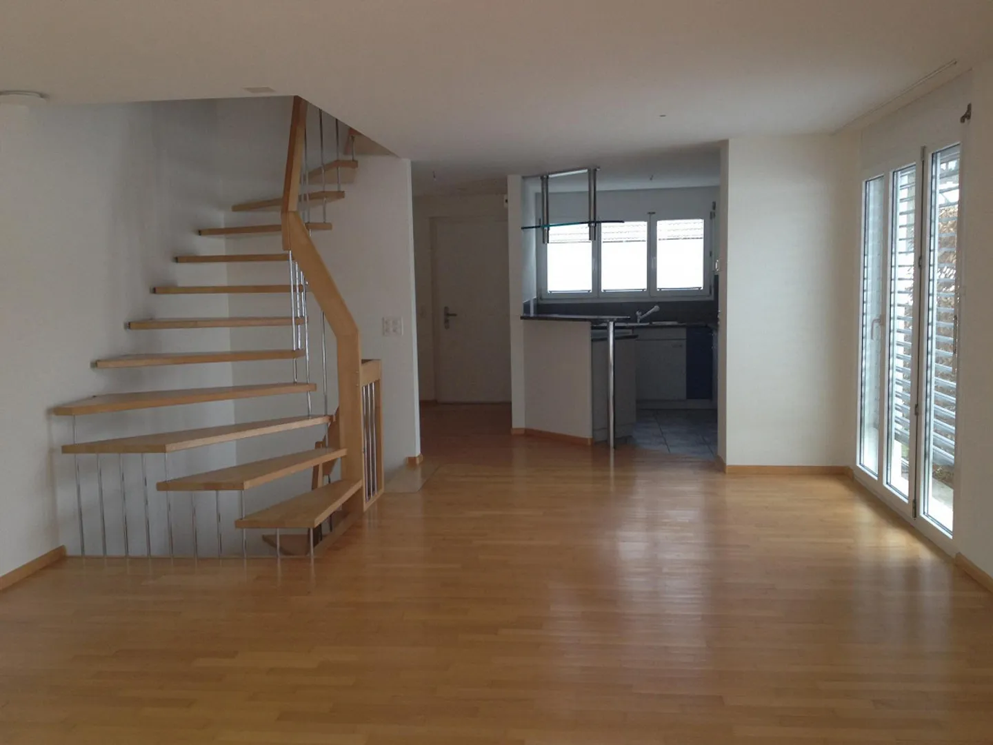 Beautiful semi-detached family house in a quiet location - Photo 5 of 12