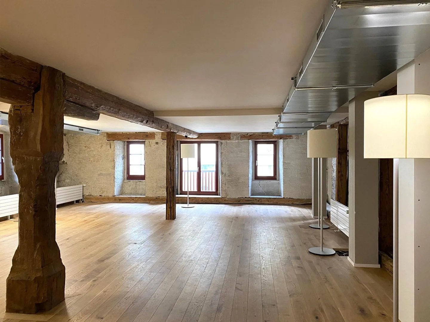 High-quality office space in a central downtown location - Photo 4 of 9
