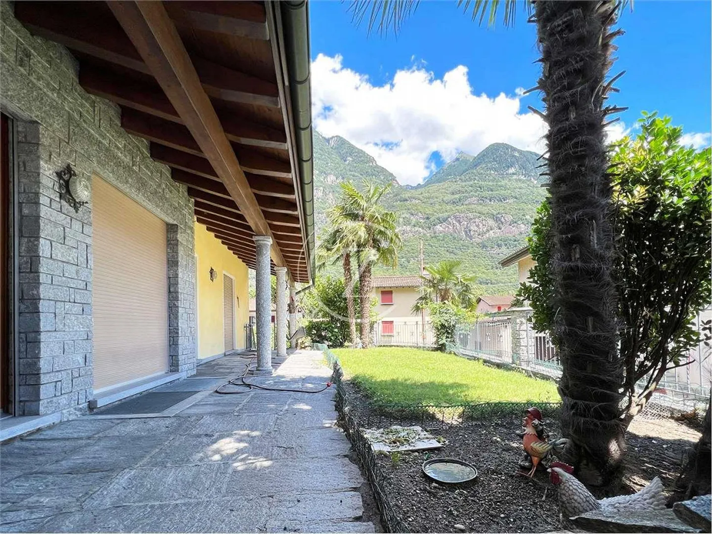 Meravigliosa villa con giardino a Lodrino - Foto 2 di 13