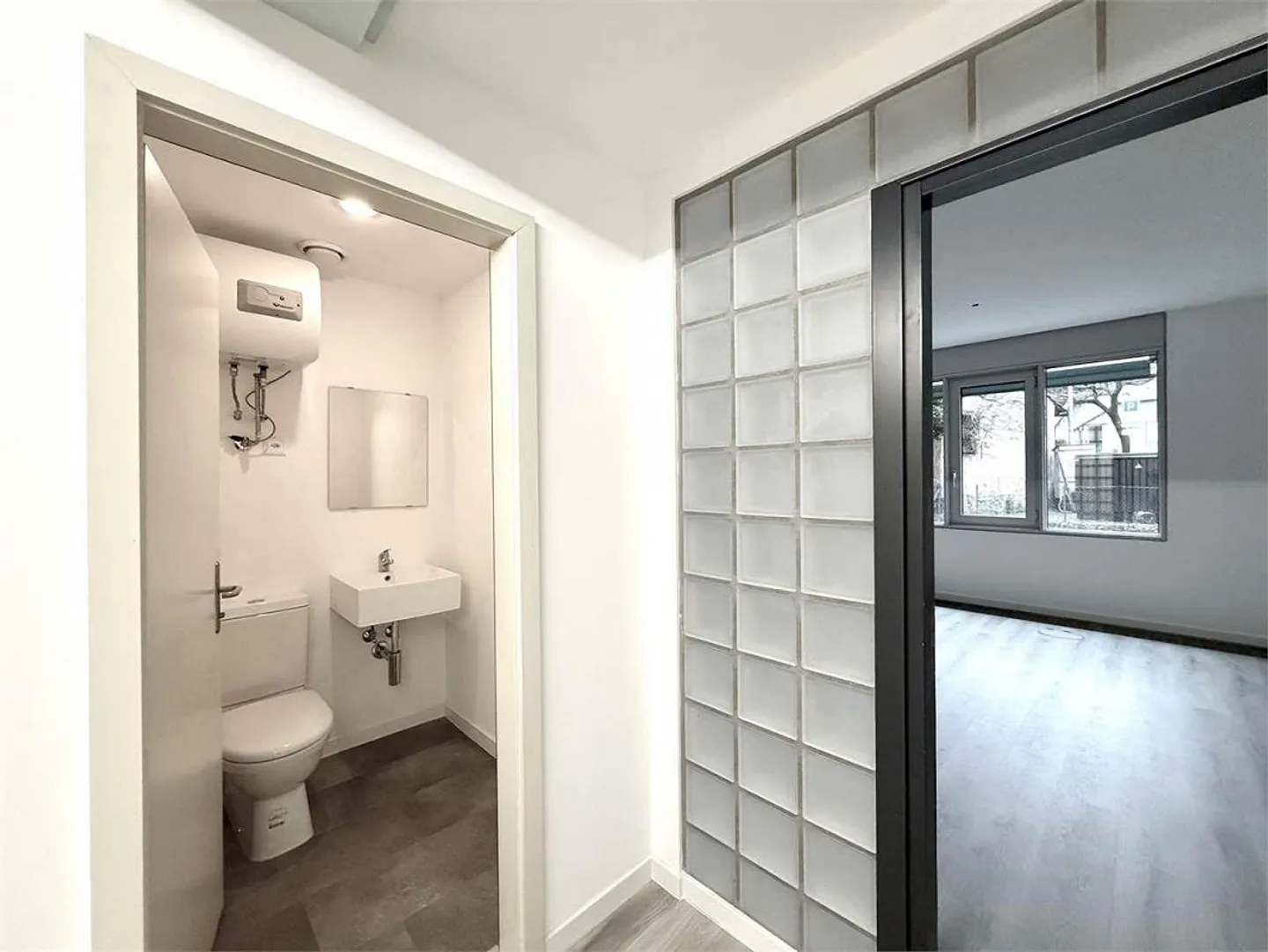 Lugano, prestigebüro mit 7 Räumen und Panoramablick auf den See - Foto 9 von 9