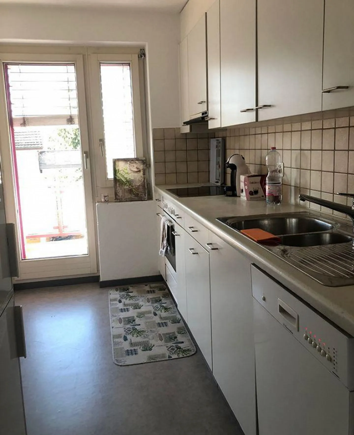 Appartement attrayant de 4 pièces dans un emplacement central et adapté aux enfants - Photo 3 sur 4