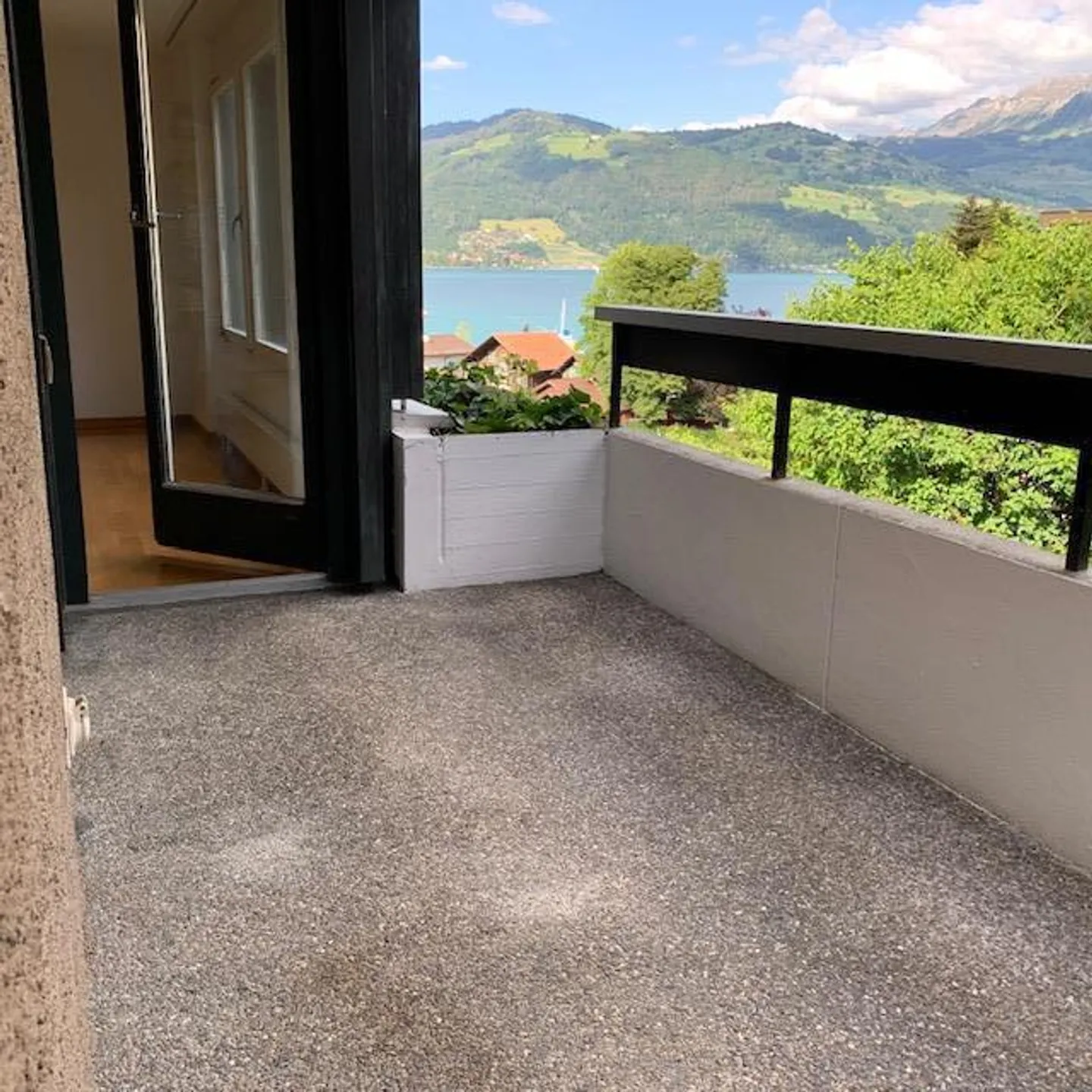 2.5 Room Apartment with Lake View - Photo 3 of 15