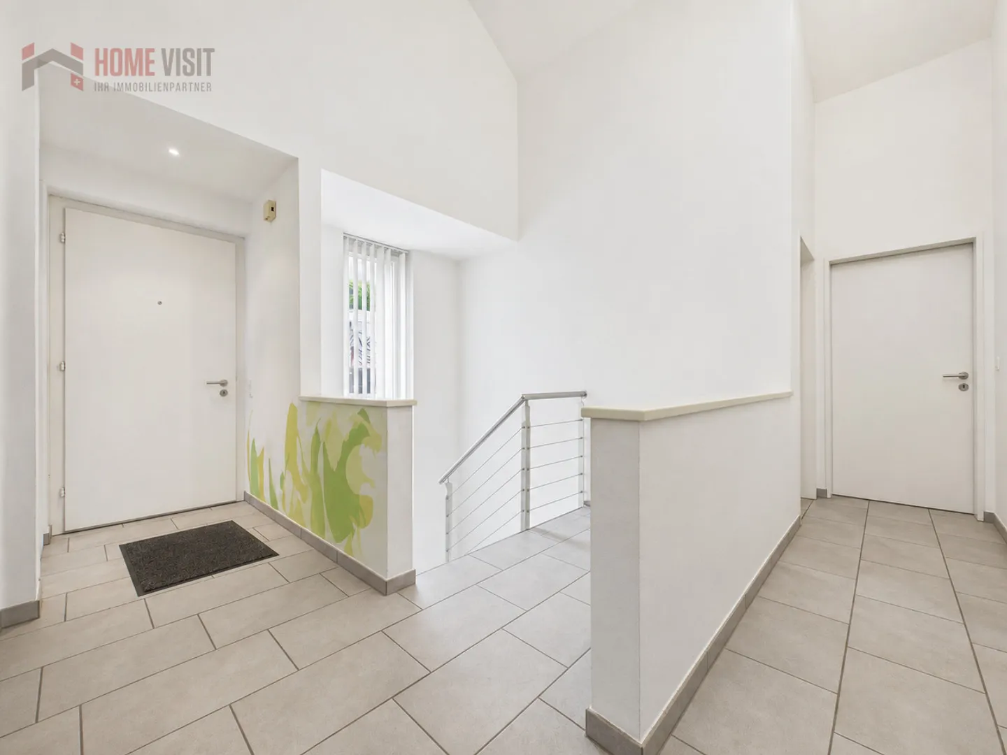 Exclusive single-family home with unobstructed panoramic view in Hagenbuch - Photo 5 of 13