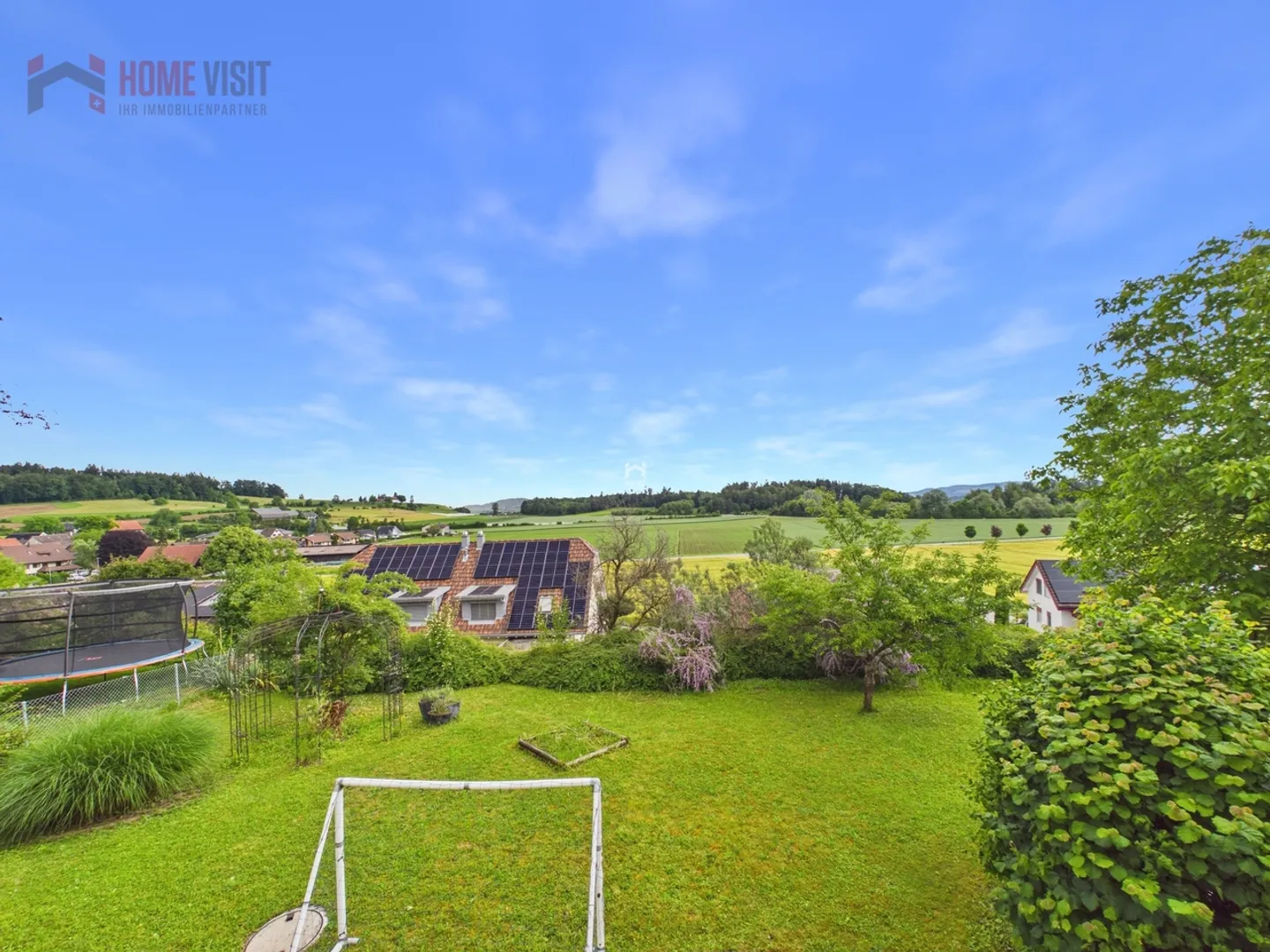Exclusive single-family home with unobstructed panoramic view in Hagenbuch - Photo 13 of 13