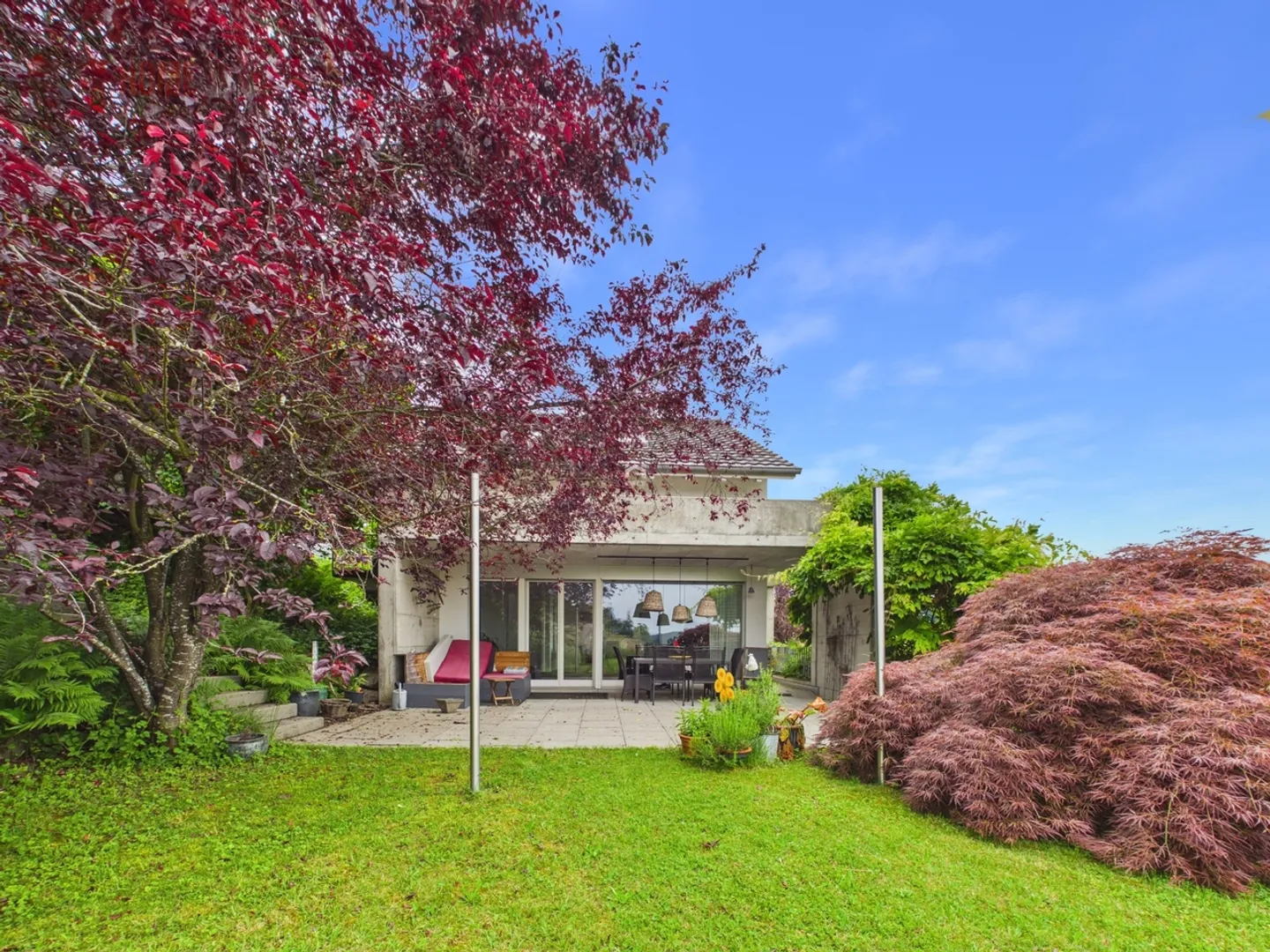 Exclusive single-family home with unobstructed panoramic view in Hagenbuch - Photo 10 of 13