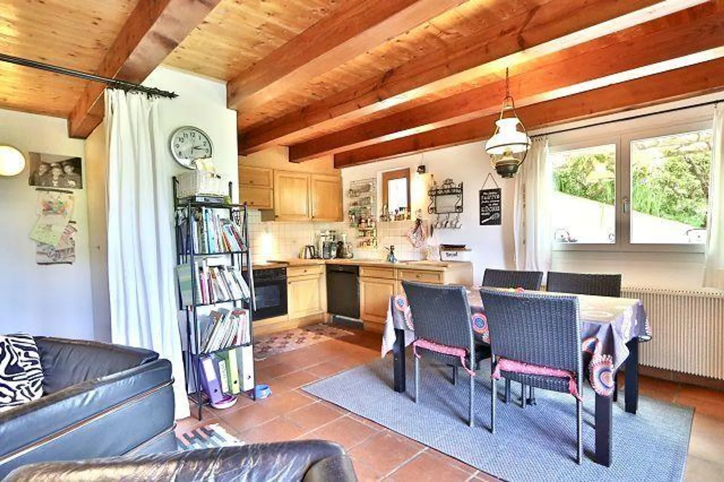 «4 1/2-Zimmer-Haus sehr ruhiger, sonniger Seeblicklage / chalet di 4 1/2 locali molto tranquilla, soleggiata e vista lago» - Foto 4 di 37