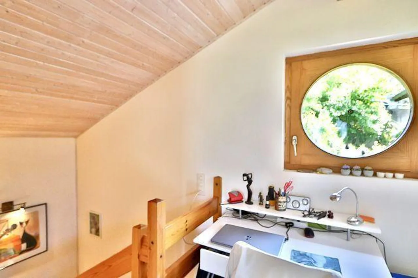 «4 1/2-Zimmer-Haus sehr ruhiger, sonniger Seeblicklage / chalet di 4 1/2 locali molto tranquilla, soleggiata e vista lago» - Foto 9 di 37