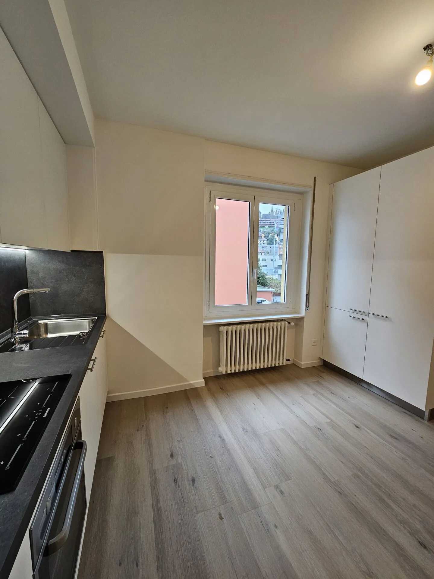 3,5 Lokale renoviert mit Balkon - Foto 2 von 8