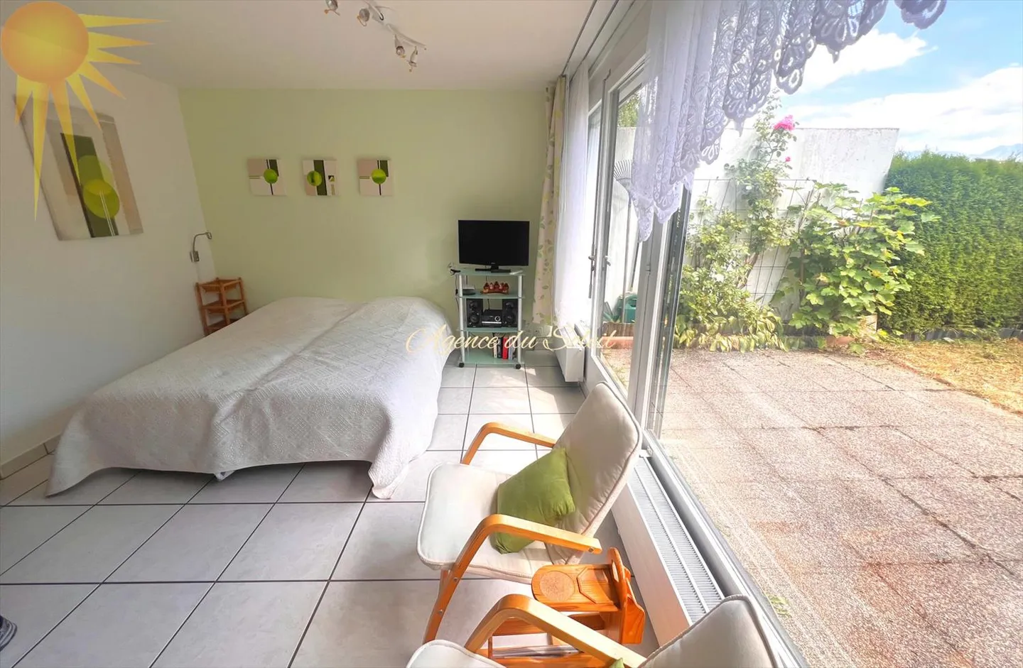 Posizione di prima classe per questo delizioso studio ristrutturato con terrazza/giardino a sud! - Foto 2 di 13