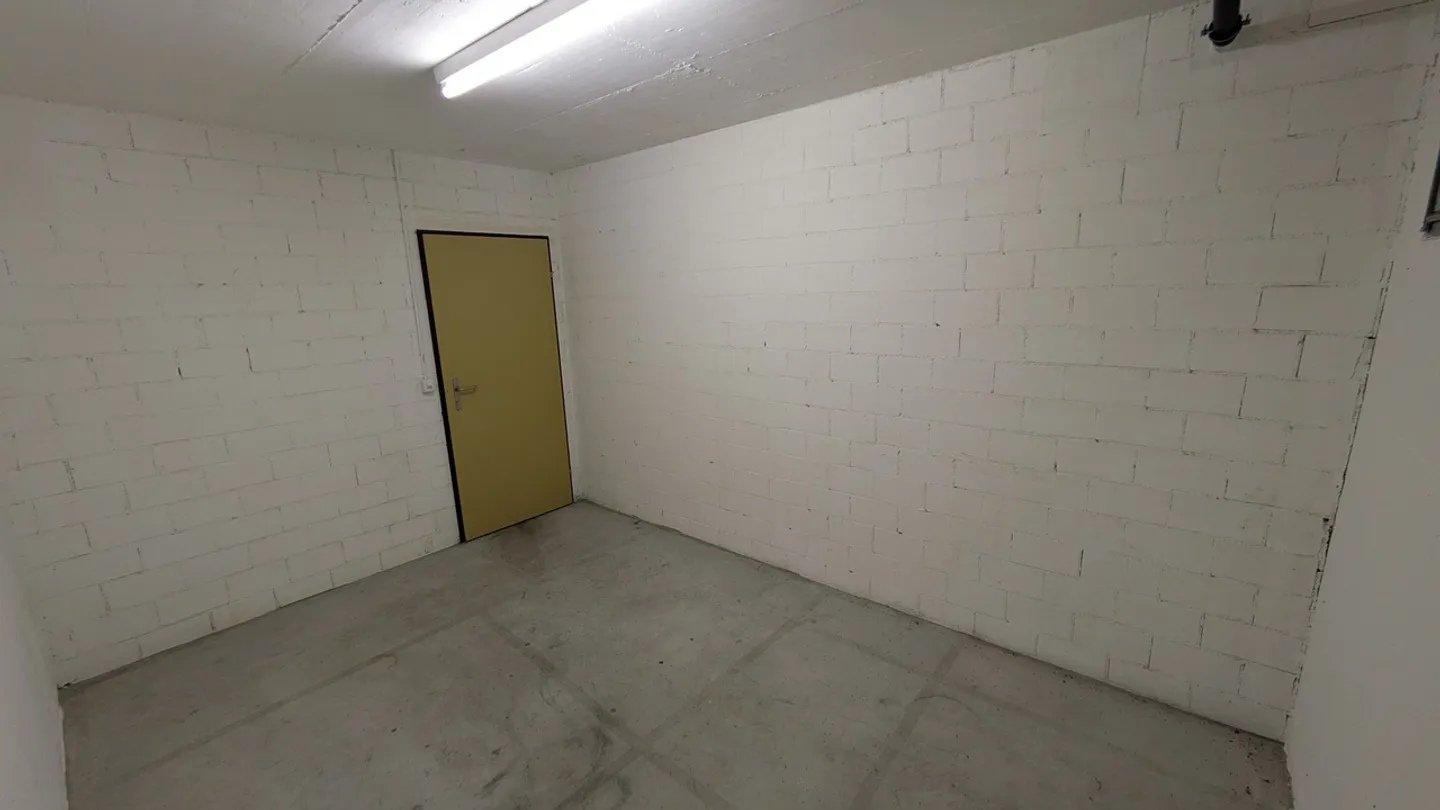 Convenient Storage Space in Neftenbach - Photo 3 of 11