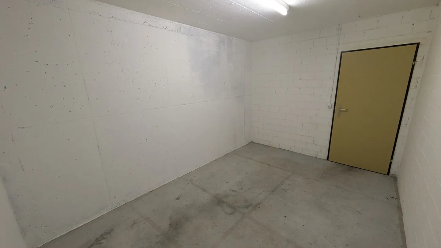 Convenient Storage Space in Neftenbach - Photo 4 of 11