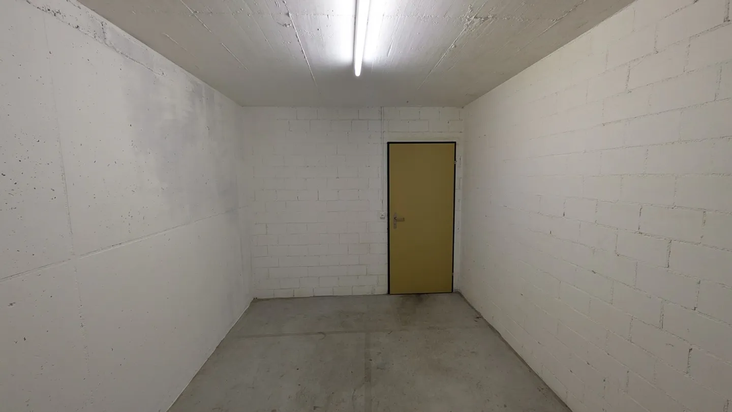 Convenient Storage Space in Neftenbach - Photo 8 of 11