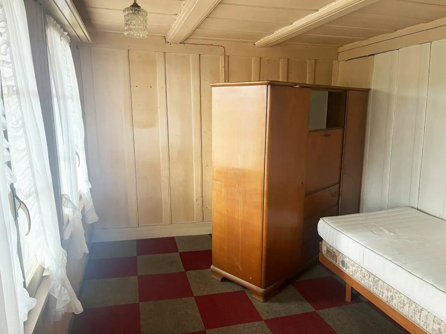 Former farmhouse in building rights and leasehold land - Photo 5 of 12