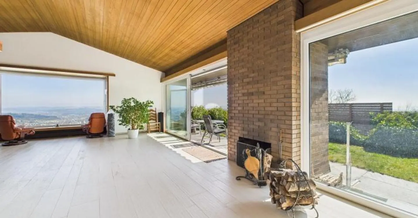Geräumiges Einfamilienhaus mit Aussicht - Foto 1 von 4