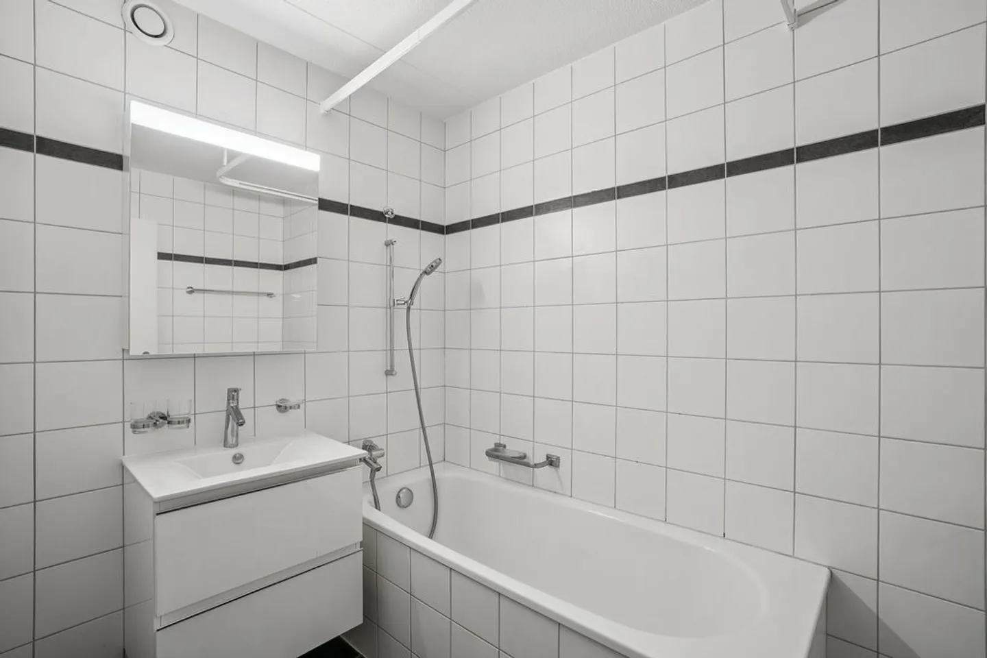 4-room apartment for rent - Photo 10 of 11