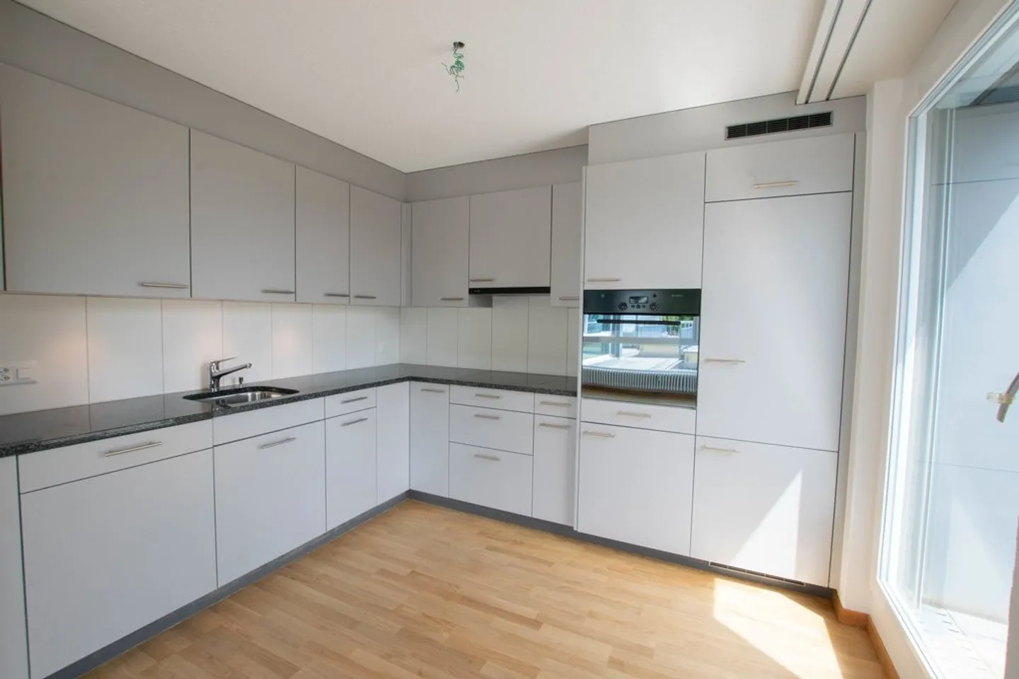 Penthouse apartment with magnificent views! - Photo 4 of 10