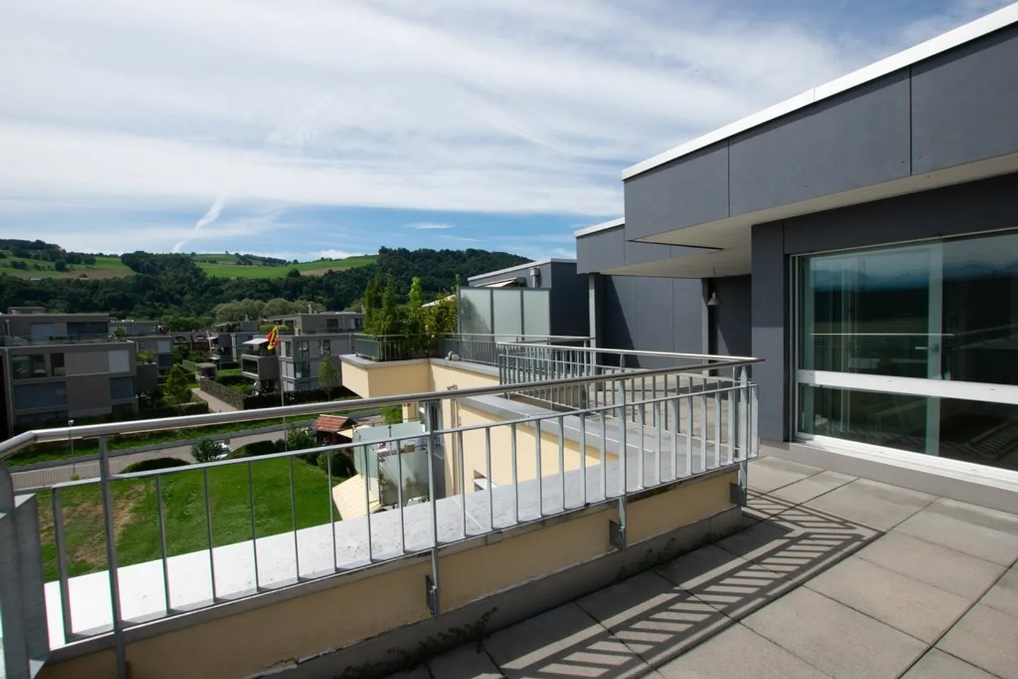 Penthouse apartment with magnificent views! - Photo 8 of 10