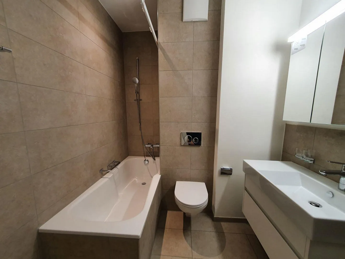 Appartamento 3.5 stanze completamente ristrutturato allo Schwäbistor in affitto - Foto 5 di 10