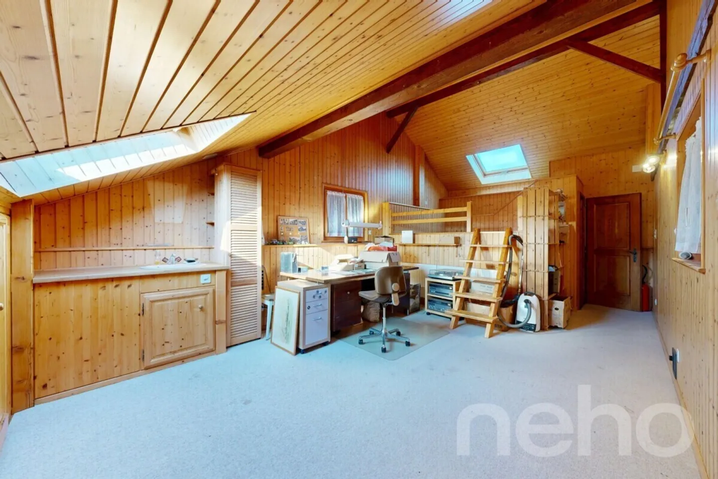 Geräumiges Haus mit großem Potenzial in ruhiger Lage - Foto 7 von 12