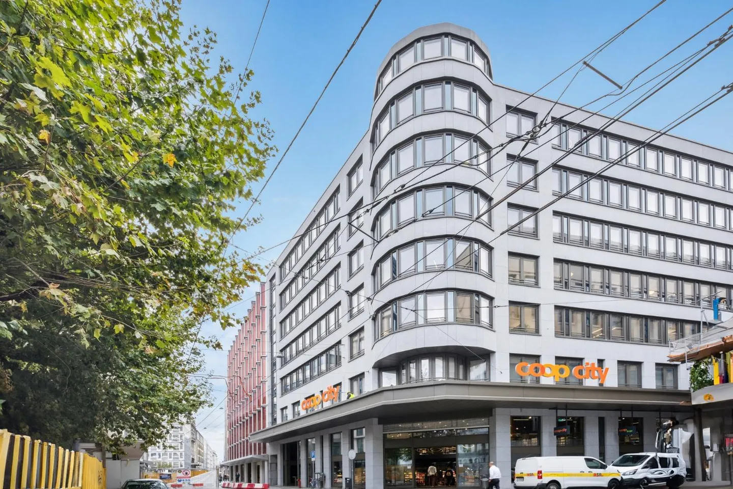 In un edificio ristrutturato, nel cuore di Rue du Rhône a Ginevra, spazi per uffici premium e aree attraenti - Foto 1 di 12