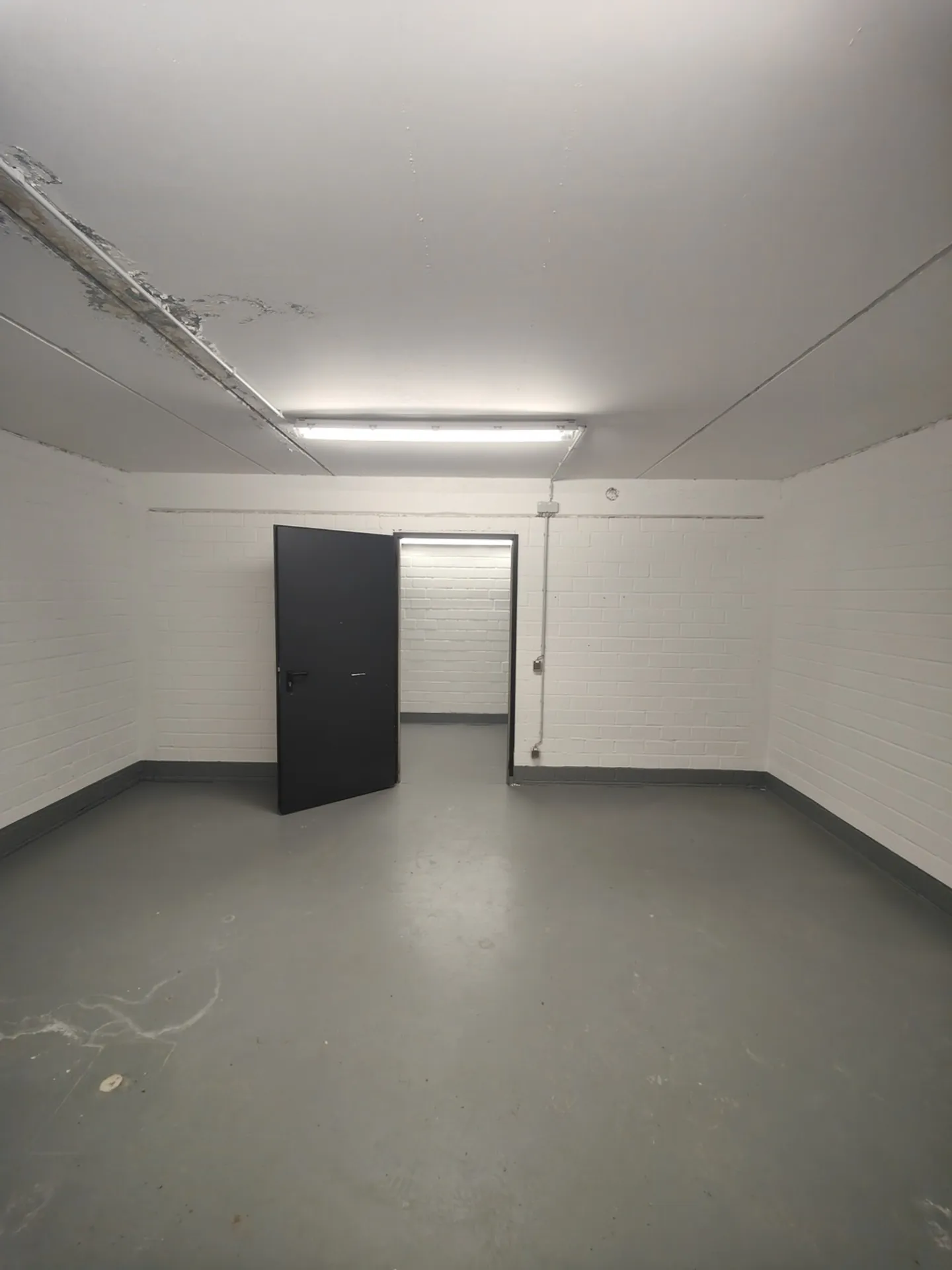 30m2 Salle de stockage Cologne - Colonia-Allee 13 - Photo 1 sur 9