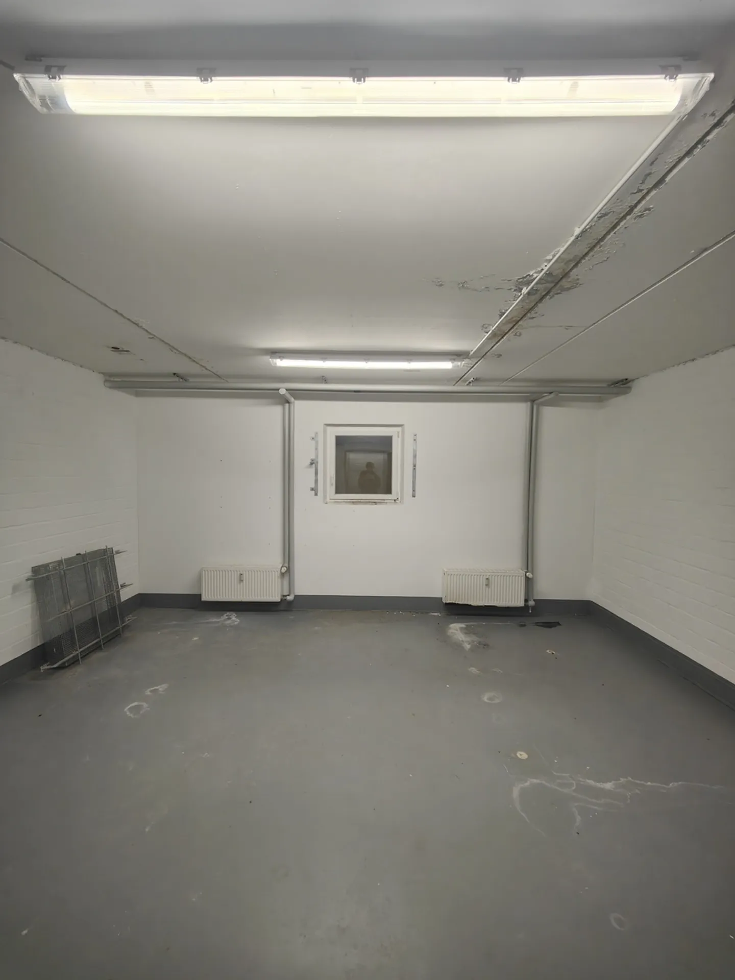 30m2 Salle de stockage Cologne - Colonia-Allee 13 - Photo 2 sur 9