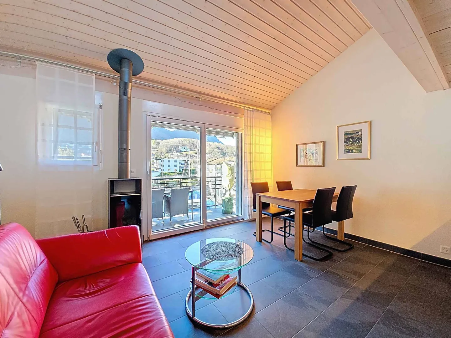 Exclusive! Beautiful and bright 3-room apartment with mooring - Photo 2 of 11