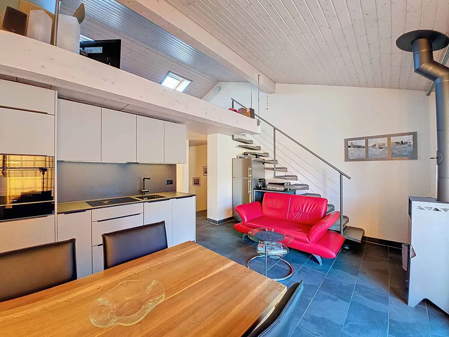 Exclusive! Beautiful and bright 3-room apartment with mooring - Photo 5 of 11