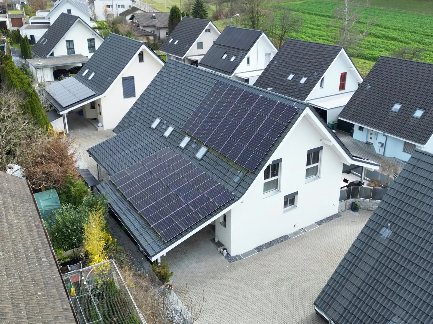 Hochwertige Doppelhaushälfte mit vielen edlen Details - Foto 2 di 25