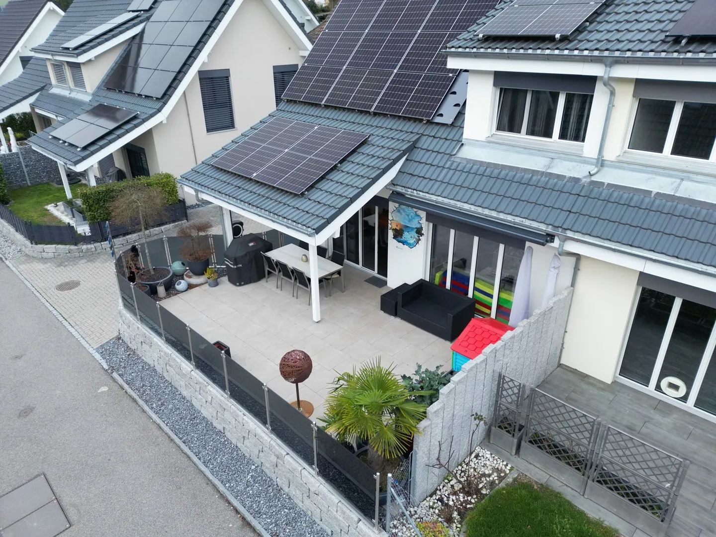 Hochwertige Doppelhaushälfte mit vielen edlen Details - Foto 4 di 25