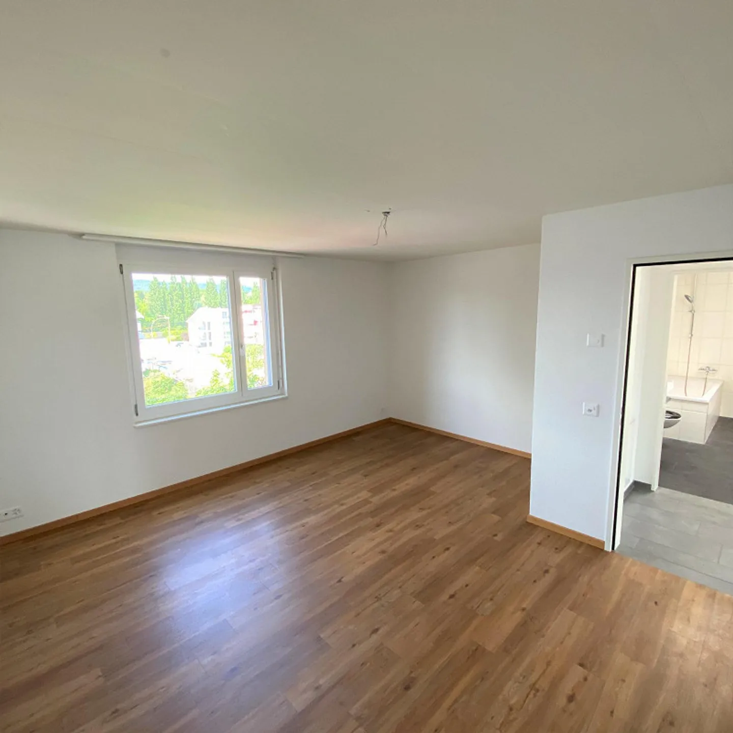 Central 3.5-room apartment directly at Glanzenberg train station - Photo 2 of 6