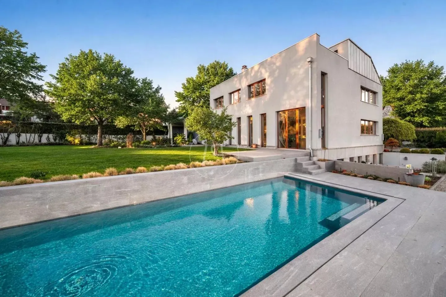 Villa contemporaine avec vue Mont-Blanc - Photo 2 sur 13