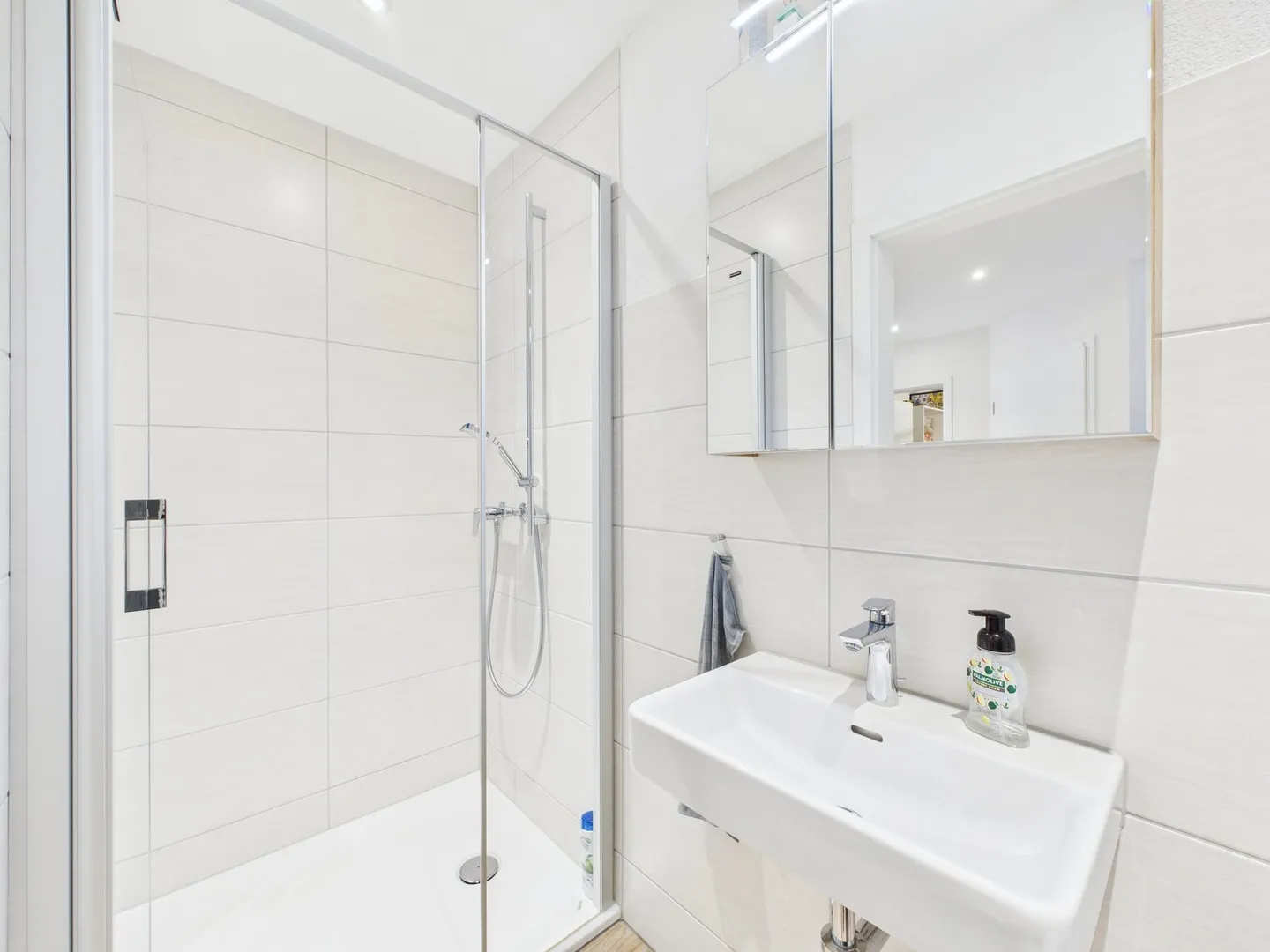 Hochwertige Doppelhaushälfte mit vielen edlen Details - Foto 11 di 25