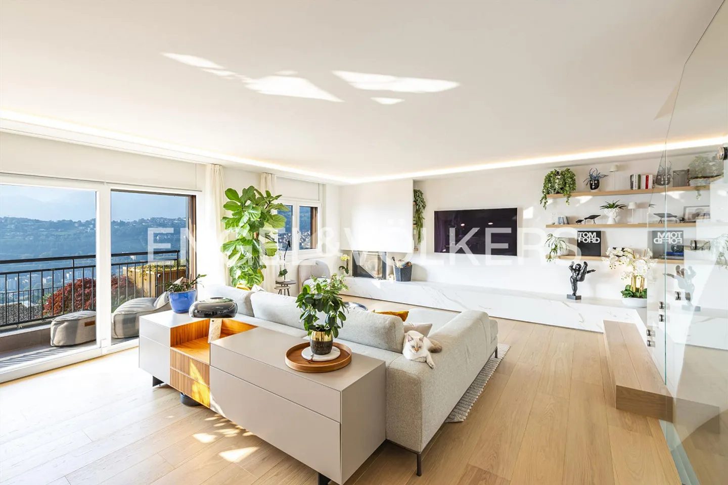 Prestigioese Reihenhausvilla mit Seeblick - Foto 4 von 11