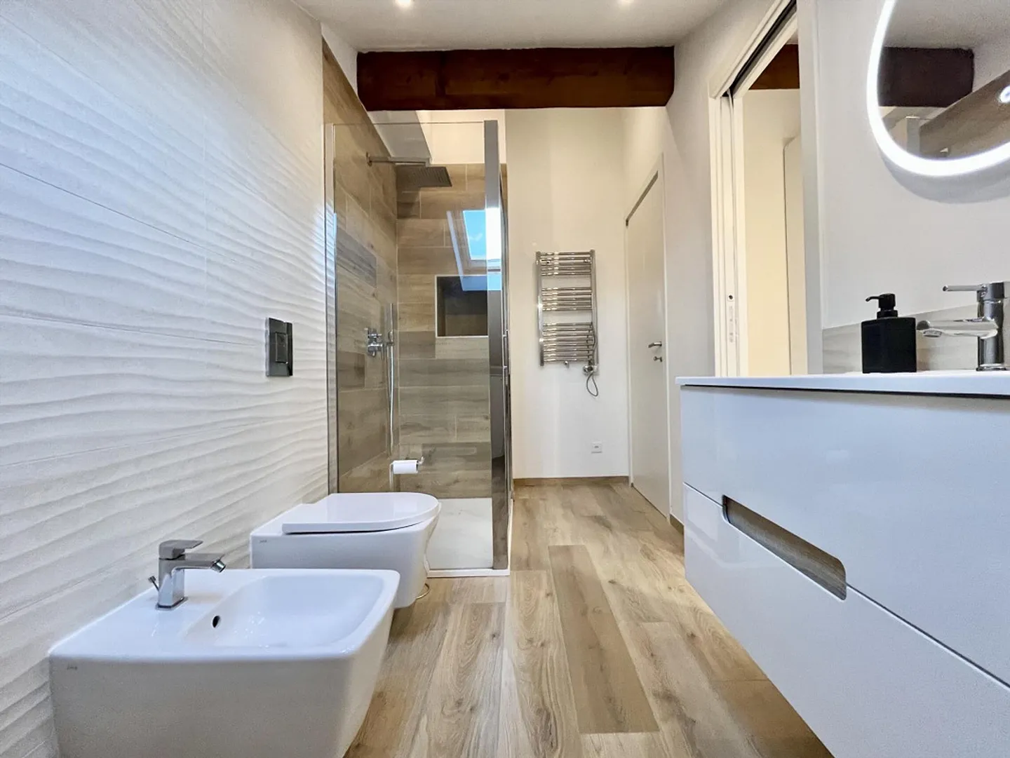 AFFITTASI STUPENDO 2.5 LOCALI ARREDATO A LUGANO CANOBBIO - Foto 2 di 13