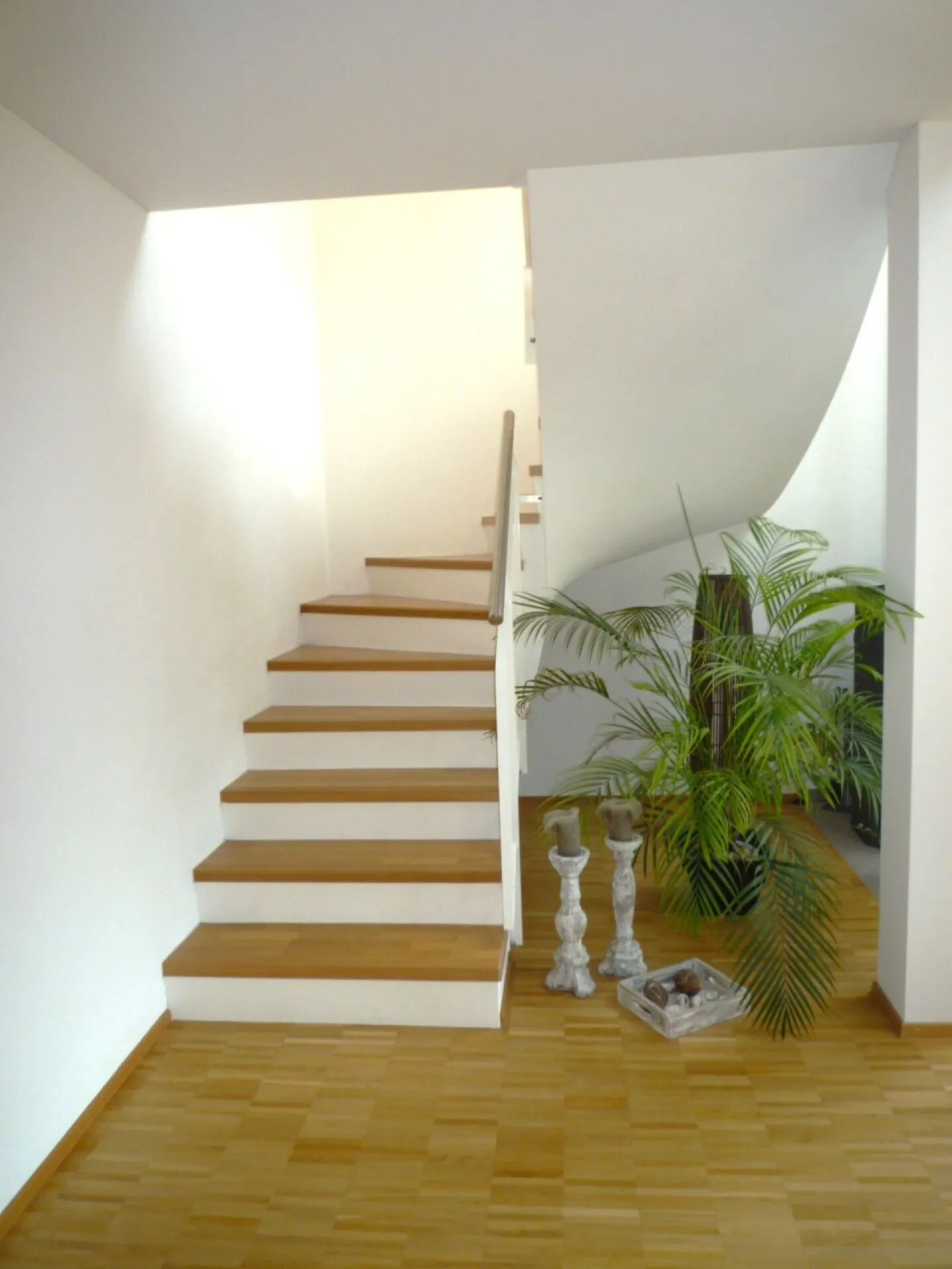 Luminoso appartamento duplex di 5,5 stanze in posizione centrale - Foto 2 di 15